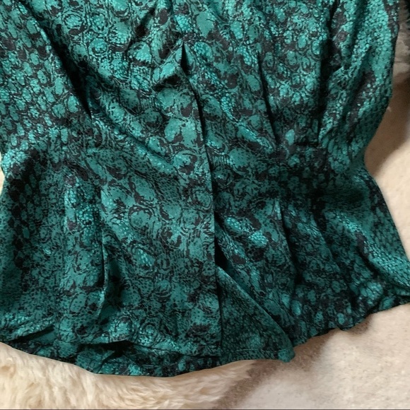 Vintage Nicola Green Snake Print Button Down Blouse with Shoulder Pads Small - Picture 5 of 7